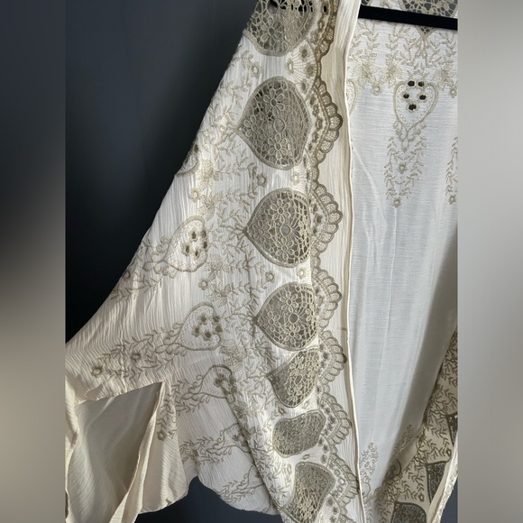 Beautiful Boho Free People Shrug - Picture 5 of 5